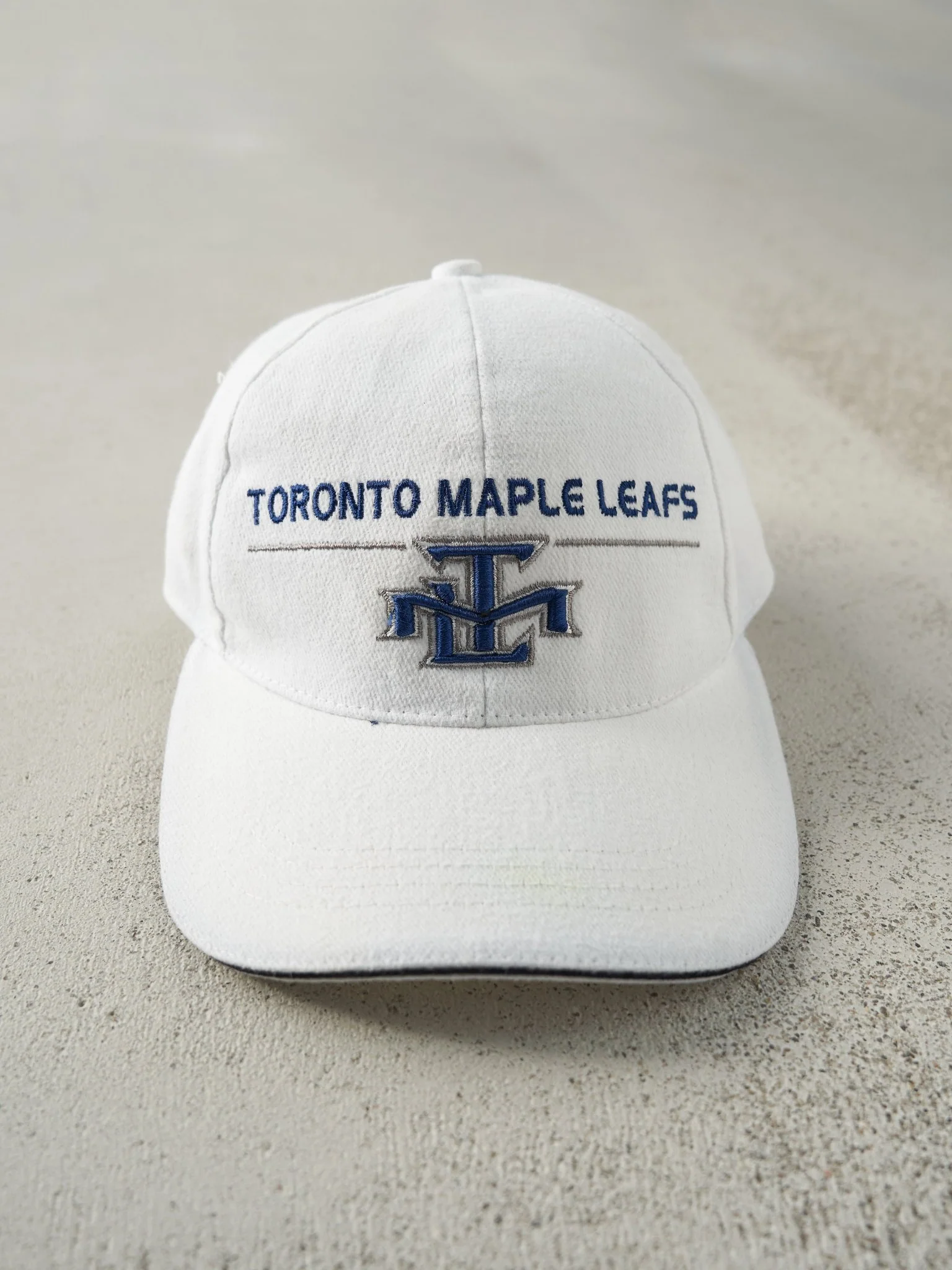 Vintage Y2K White Embroidered Toronto Maple Leafs Velcro Hat