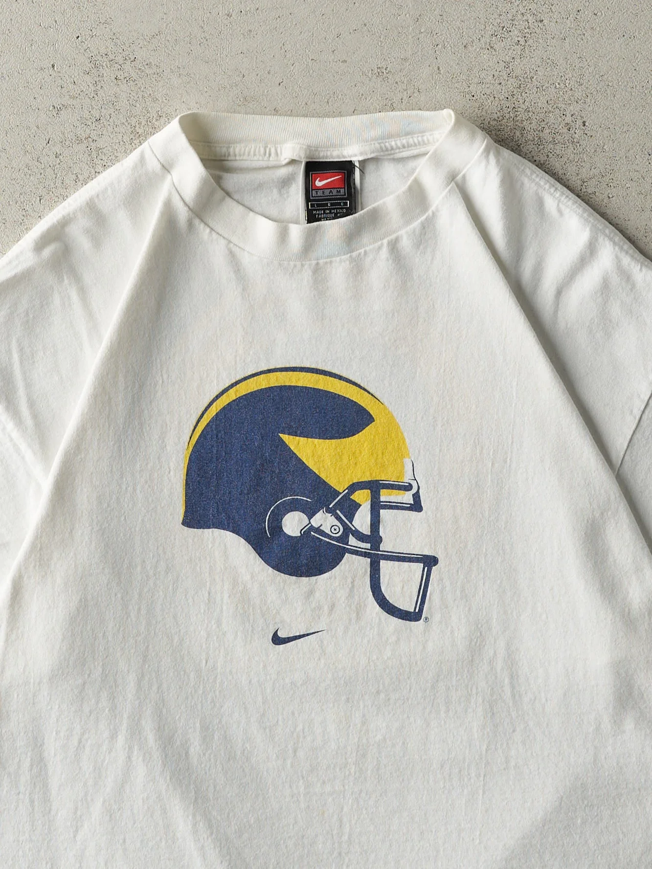 Vintage Y2K White Michigan Wolverines Nike Swoosh Tee (M) - Image 3