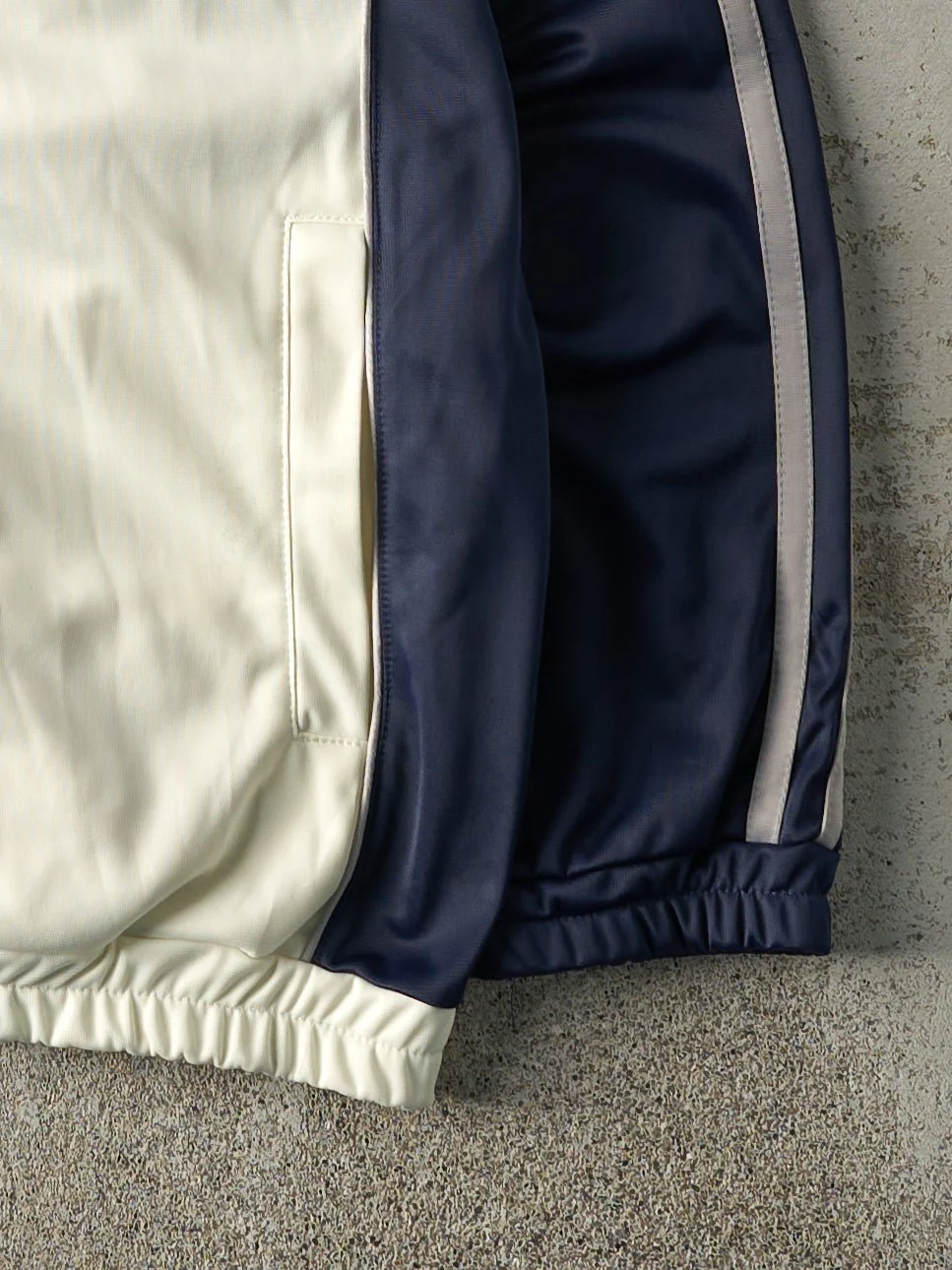 Vintage Y2K White & Navy Blue Zip Up Yankee Track Jacket (S/M) - Image 3