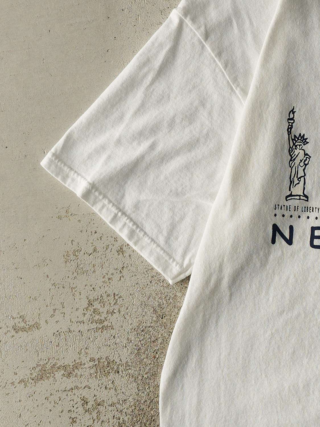 Vintage Y2K White New York Landmarks Tee (M/L) - Image 3