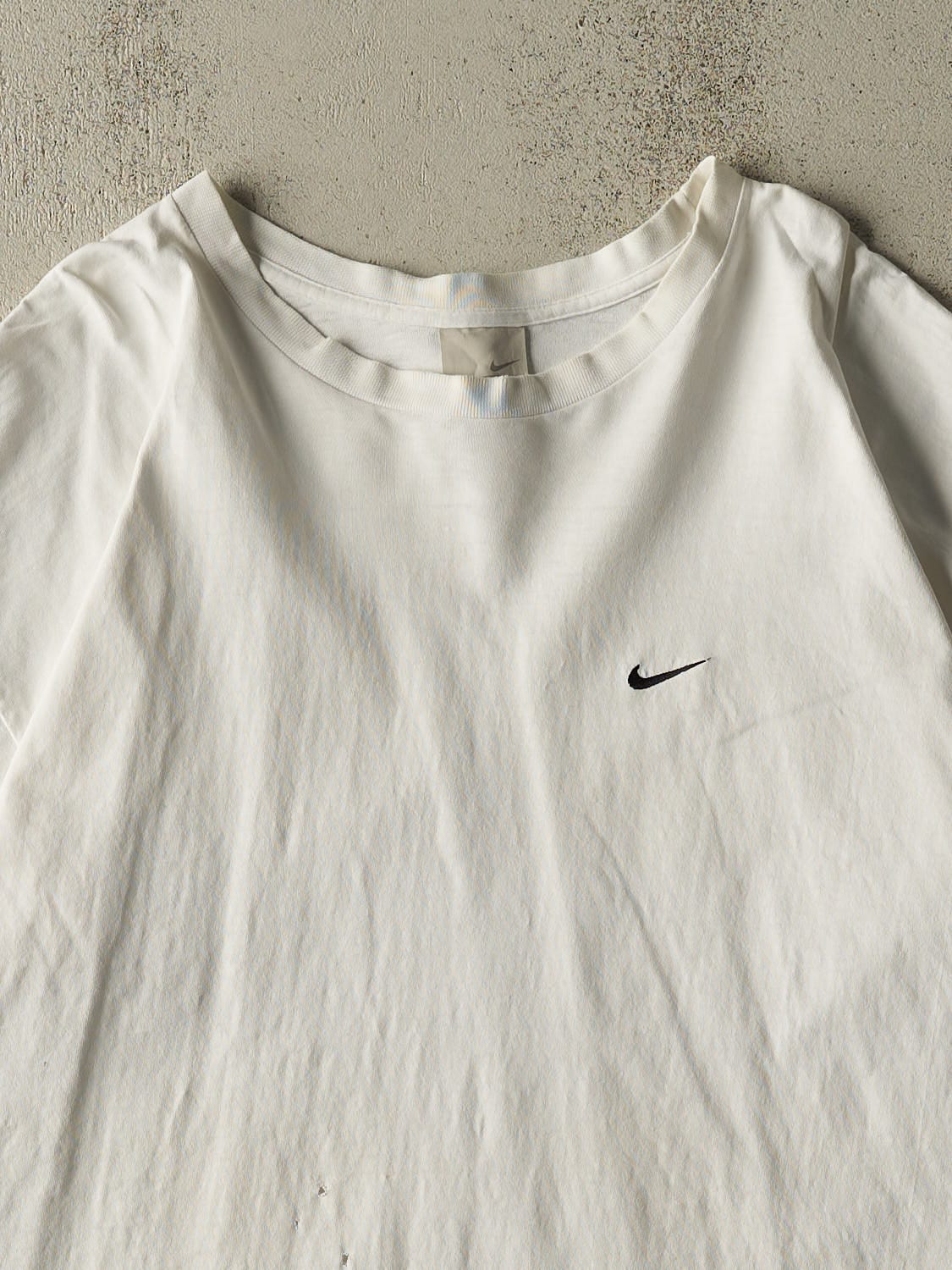 Vintage Y2K White Nike Embroidered Swoosh Tee (XL/XXL) - Image 2