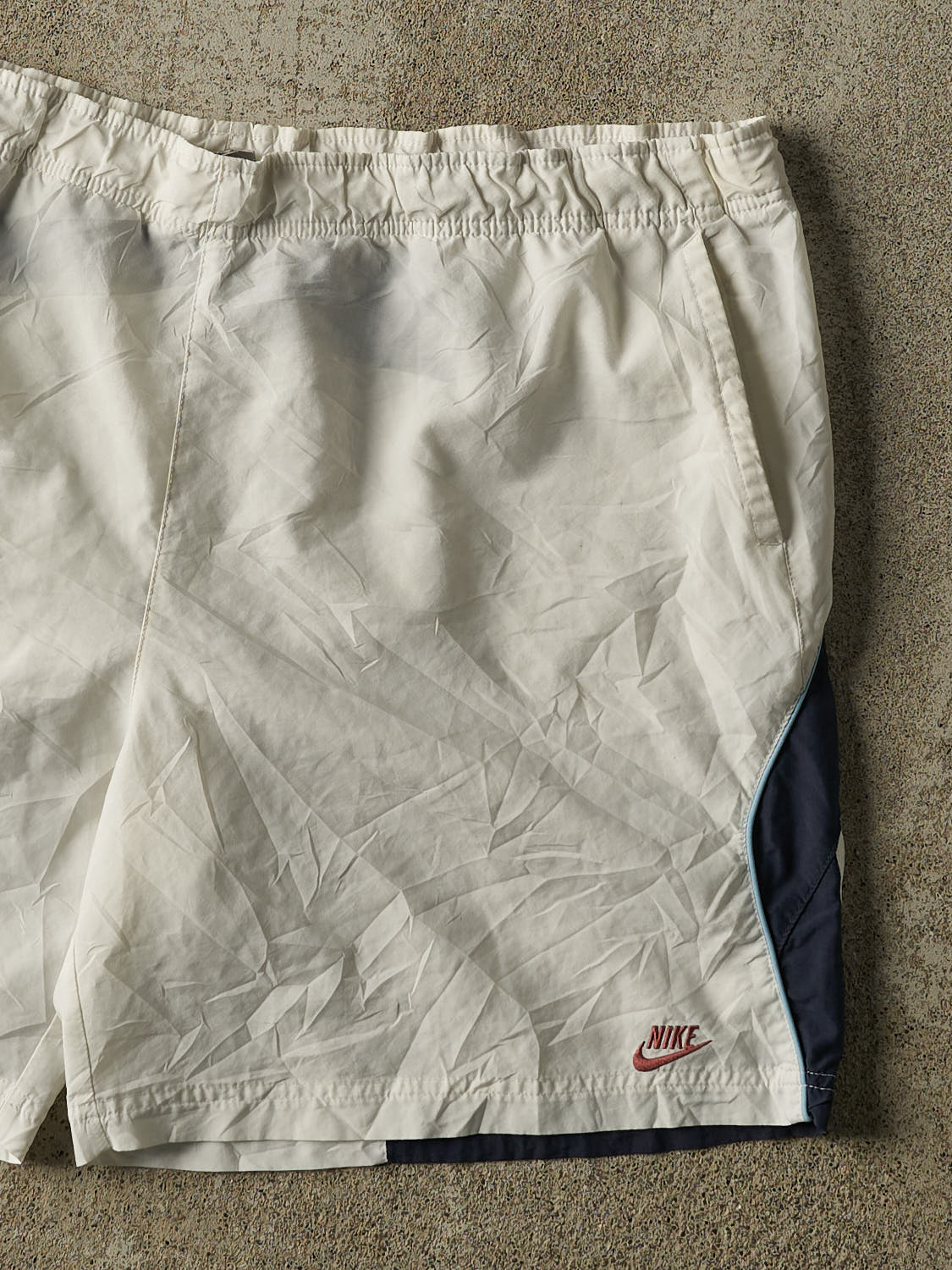 Vintage Y2K White Nike Track Shorts (40x7.5) - Image 3