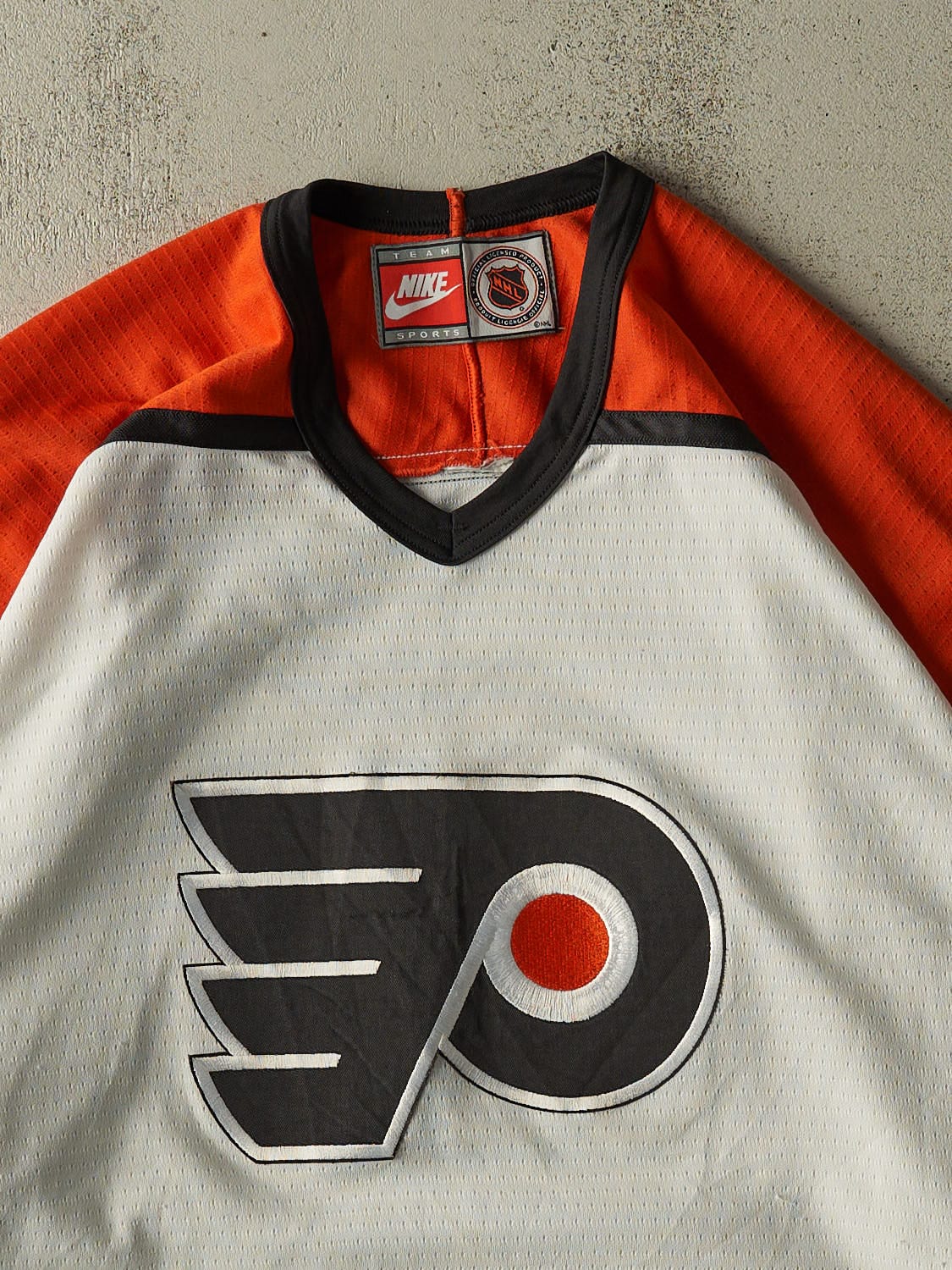 Vintage Y2K White Philadelphia Flyers Nike Hockey Jersey (XL/XXL) - Image 3