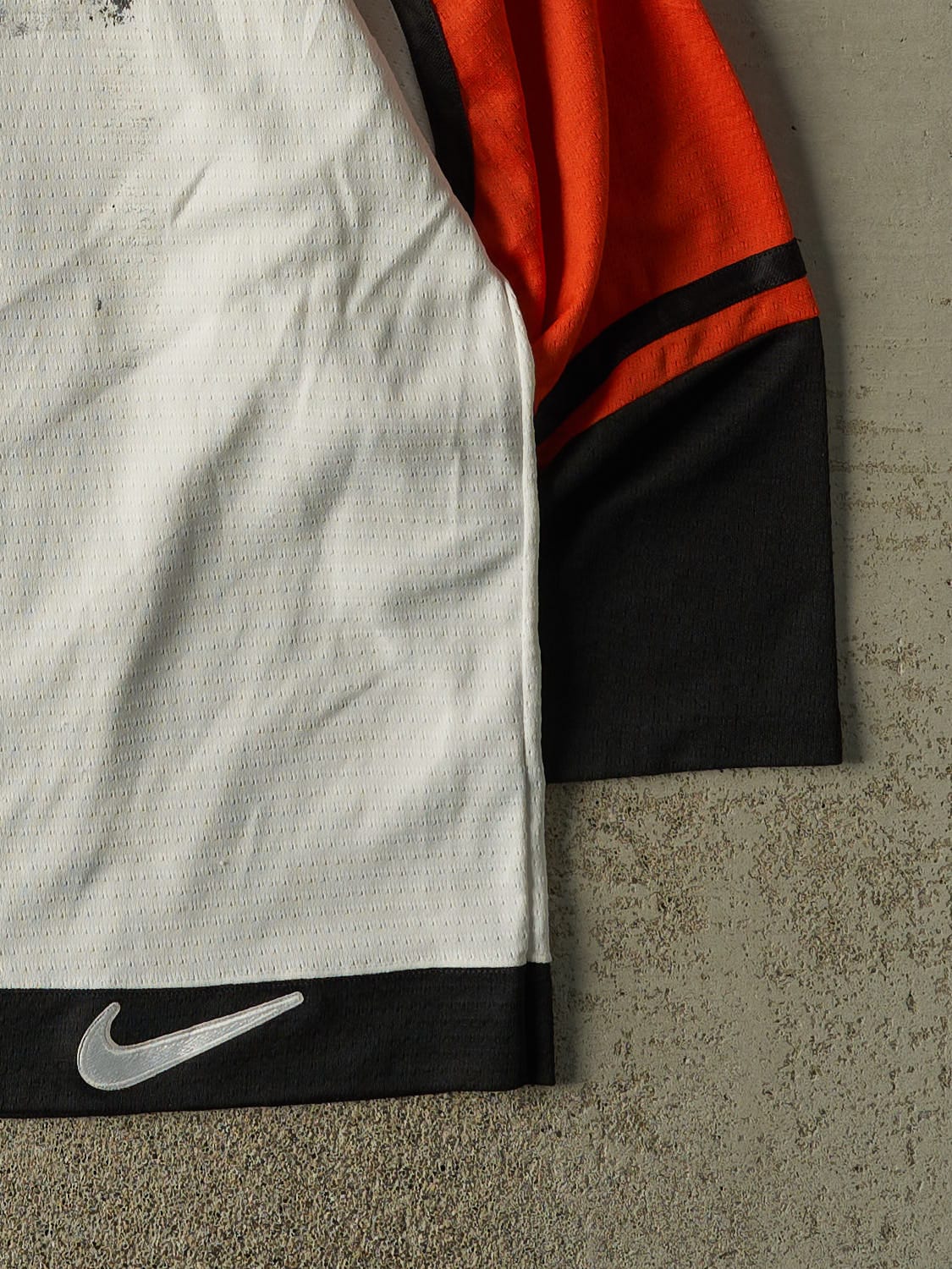 Vintage Y2K White Philadelphia Flyers Nike Hockey Jersey (XL/XXL) - Image 4