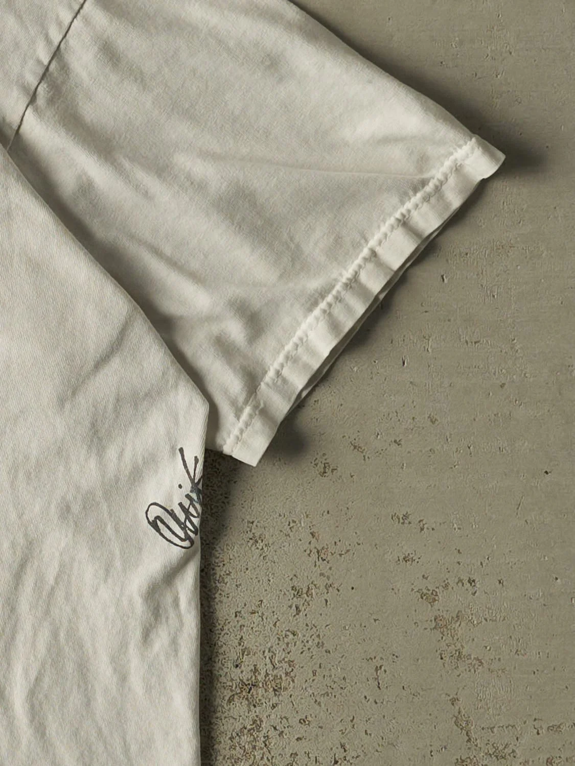 Vintage Y2K White Quiksilver Tee (L/XL) - Image 3