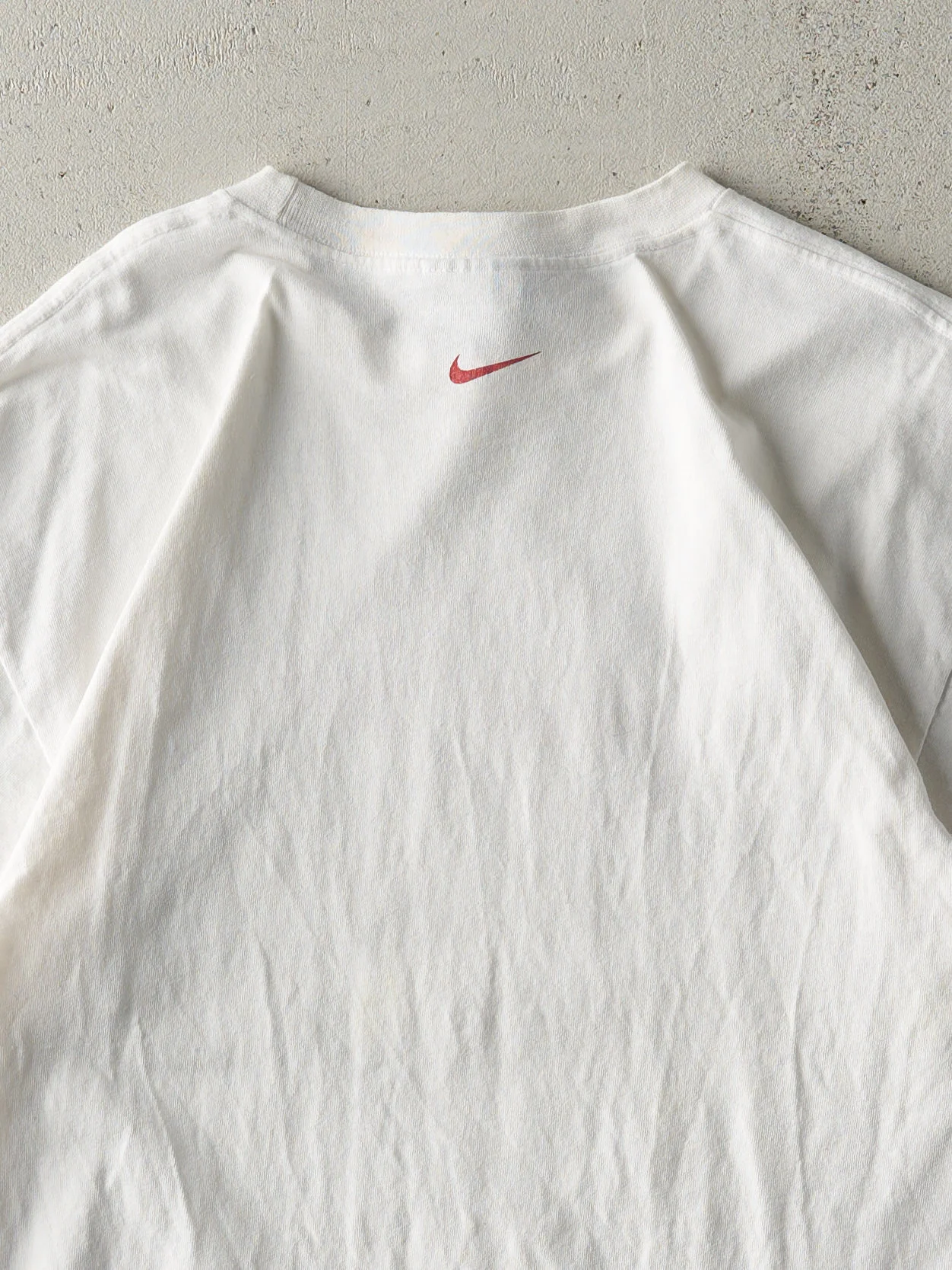 Vintage Y2K White & Red Nike Logo Tee (M) - Image 4