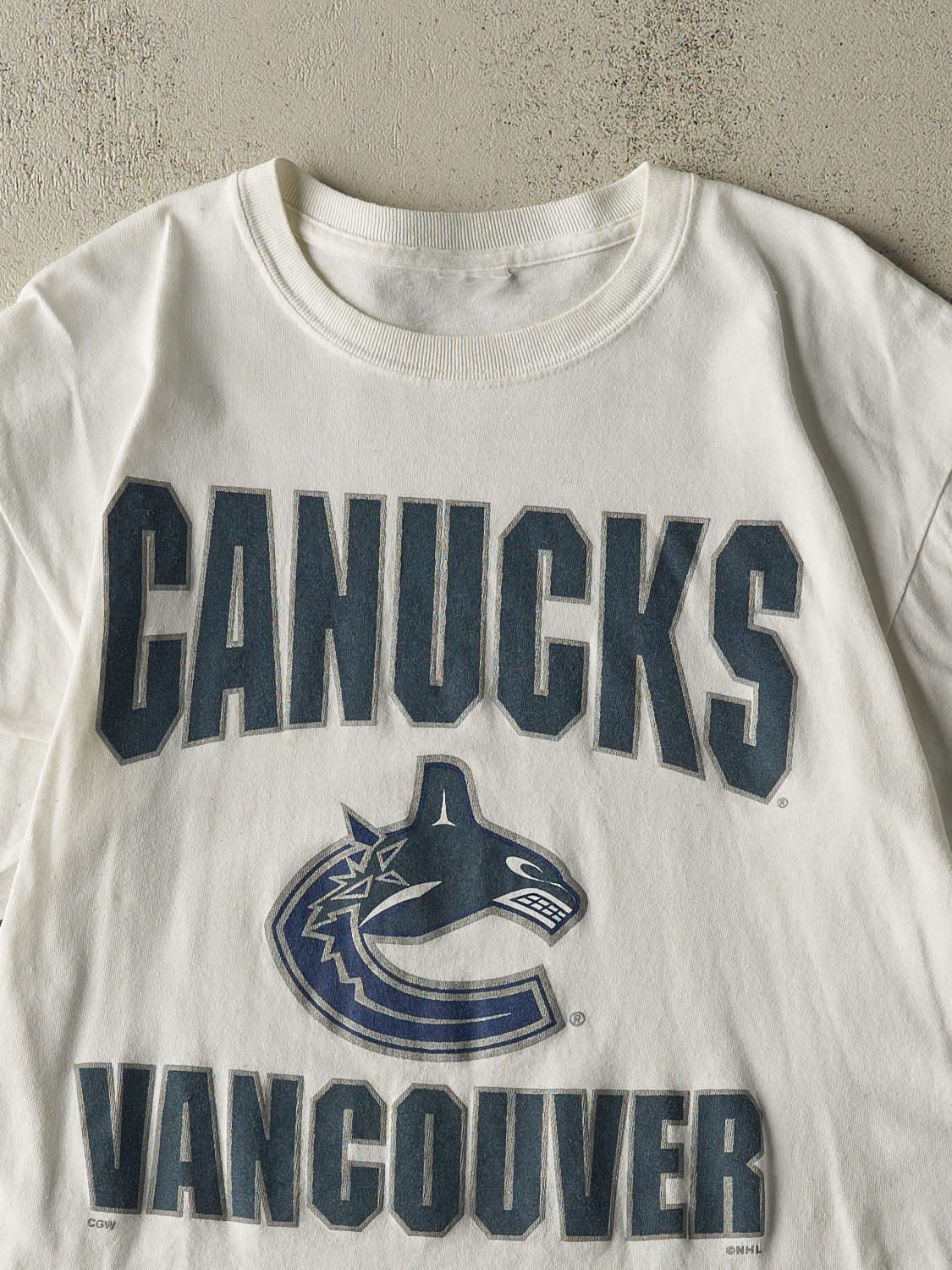 Vintage Y2K White Vancouver Canucks Tee (S/M) - Image 2