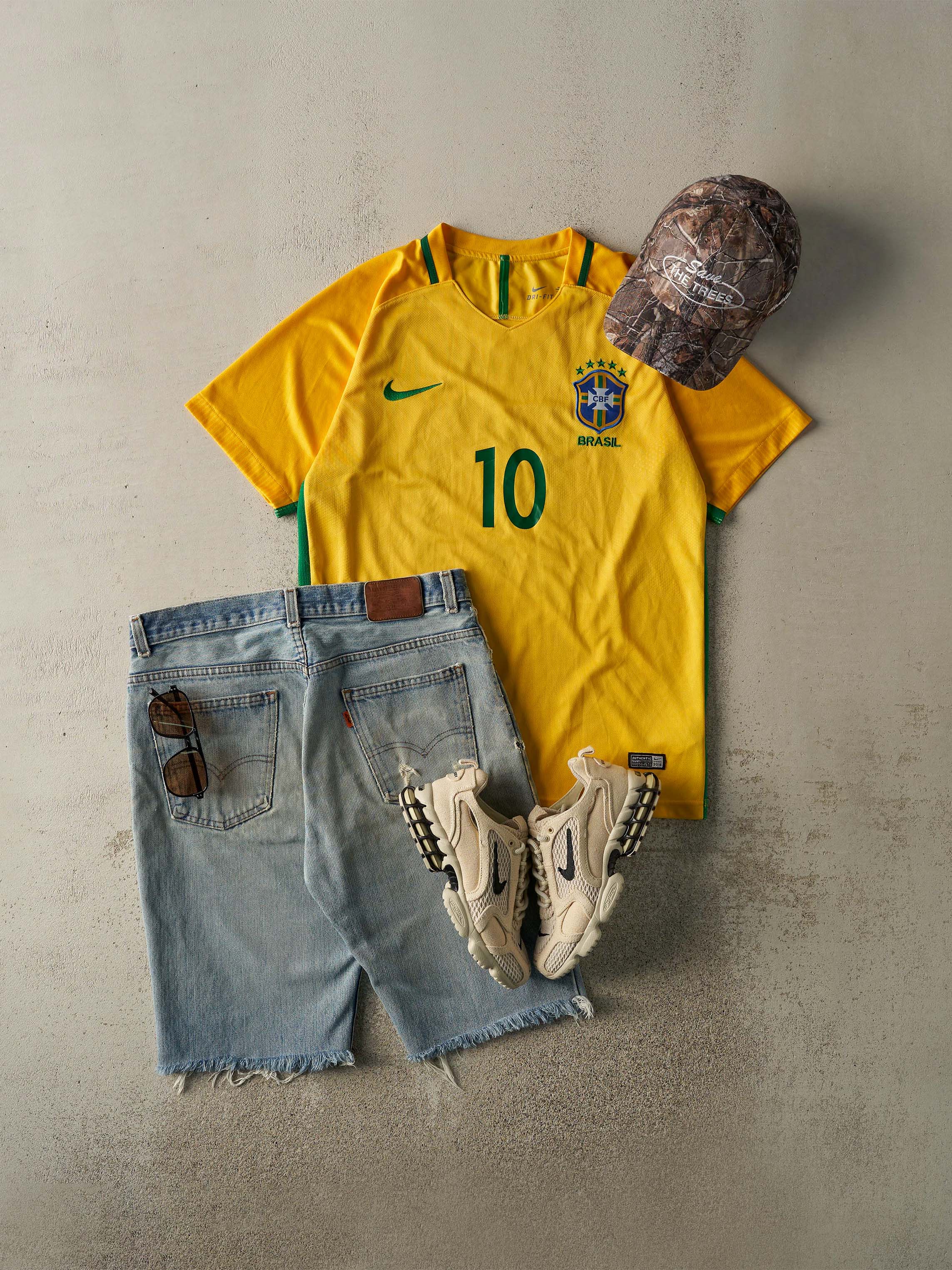 Vintage Y2K Yellow Nike Brazil #10 Neymar Jr. Soccer Jersey (M/L) - Image 2