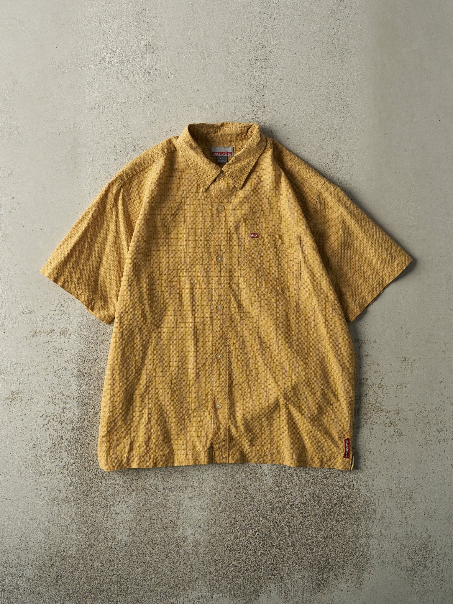 Vintage Y2K Yellow Quiksilver Short Sleeve Button Up (L/XL)