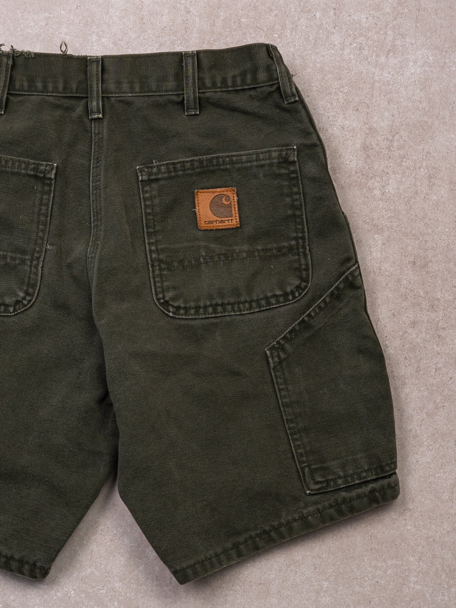 Vintage Dark Green Carhartt Rugged Cargo Shorts (28 x 9) - Image 4